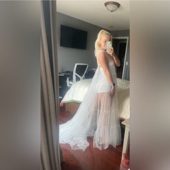 Untamed petals ROSEY PEARL HIGH COLLAR GOWN - Picture 6 of 6